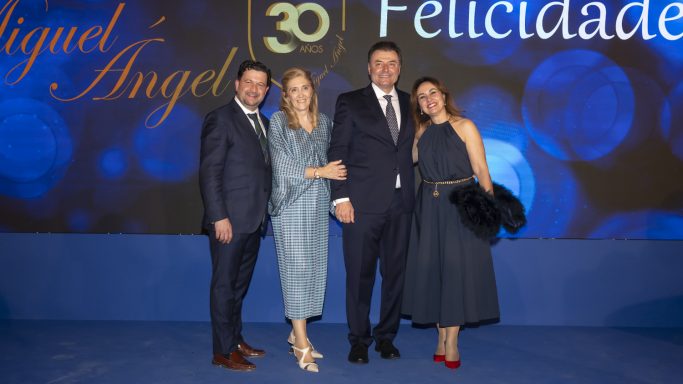 Cristobal Caballero, de La Venta El Rey, y sra.